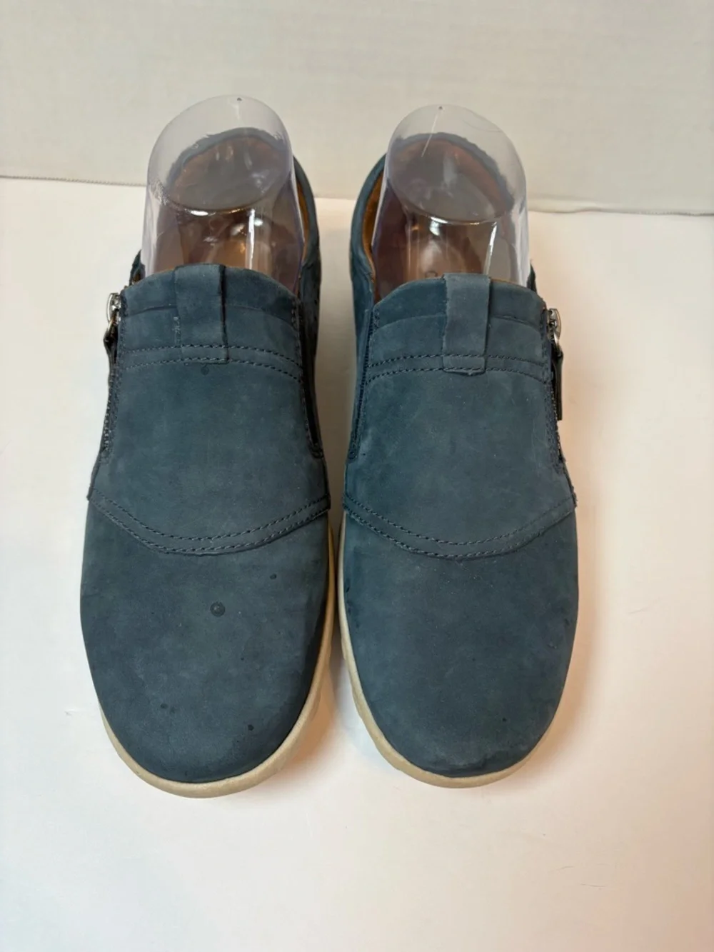 Cobble Hill leather made been